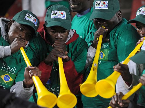 Francijas čempionātā aizliedz vuvuzelas