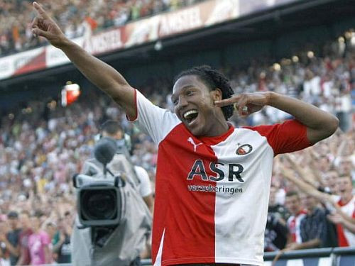 ''PSV'' kļūst par līderi; ''Ajax'' grauj ar 6:0