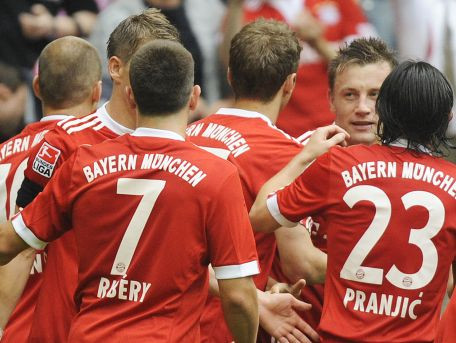 "Bayern" ar pūlēm pieveic "Nürnberg"