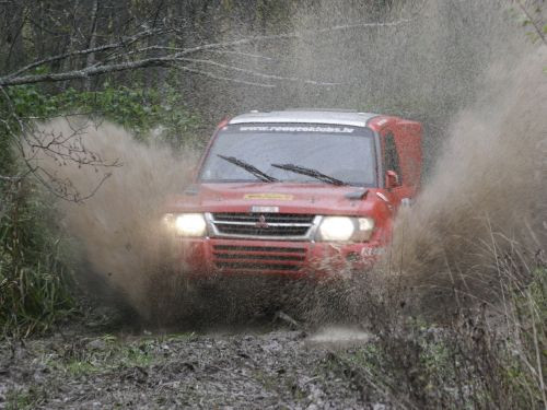 Nagļi pārliecinoši ātrākie rallija-reidā ''Mustangs 2009''