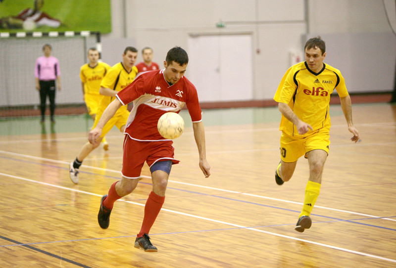 Ogres čempionāta līderi turpina vākt punktus