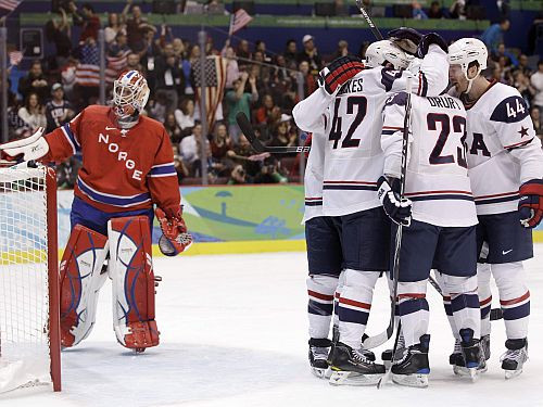 ASV hokejisti pārliecinoši apspēlē norvēģus