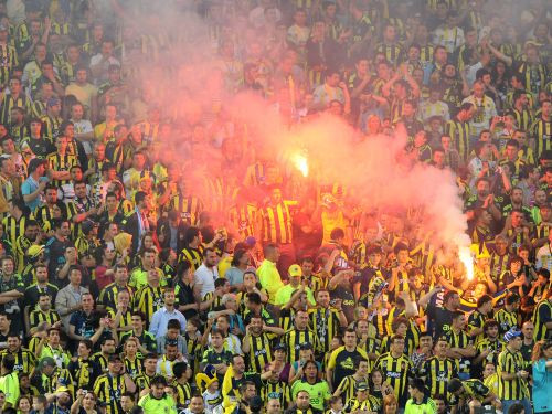 Turcijā čempione ''Bursaspor'' sezonu sāk ar uzvaru; ''Fenerbahce'' grauj