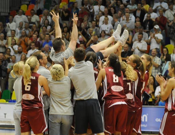 Latvijas Universitātes basketbola komandu trenēs Mārtiņš Zībarts