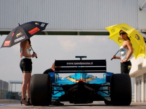 Jau šajā nedēļas nogalē Rīgā brauks F1; apskatīt varēs arī 2010. gada ''Renault F1'' formulu