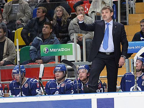 KHL rietumos "Lokomotiv" panāk "Dynamo"