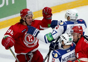 Diskvalificēti četri "Vityaz" hokejisti, Gratonam jāizlaiž 15 spēles
