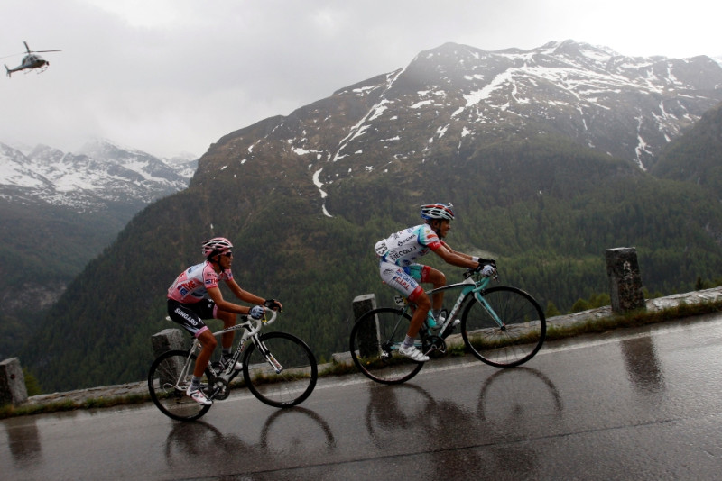 "Giro d`Italia" 13. posmā triumfē Žuljēns, kopvērtējumā vadību saglabā Kontadors