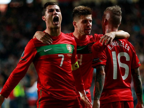 Ar 6:2 uguņošanu kā pēdējā  "Euro2012" iekļūst Portugāle