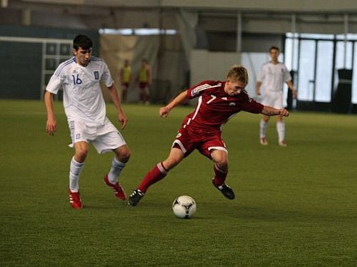 Latvijas U19 pēdējās minūtēs izrauj uzvaru pār Azerbaidžānu