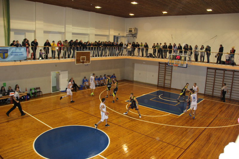 Basketbola mačā ar Limbažu komandu zaudējums carnikaviešiem