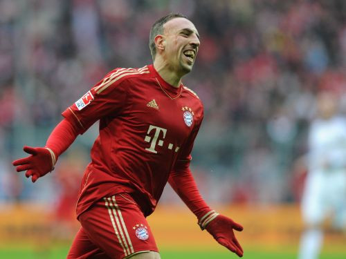 Riberī nodrošina "Bayern" panākumu pret "Schalke"; uzvar arī Dortmunde