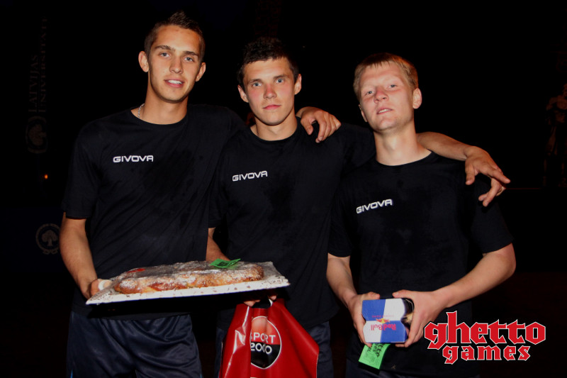 FC "Jūrmala" spēlētāju trio uzvar "Ghetto Football" ielu futbola turnīrā