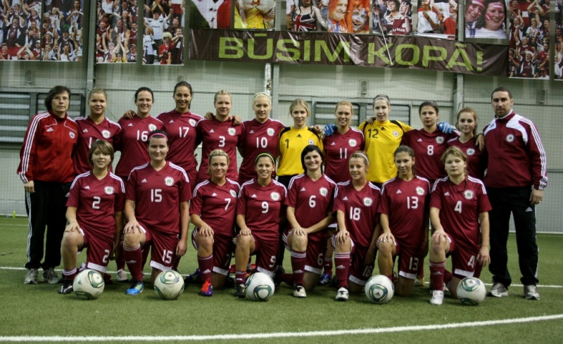 Futbolistes piedzīvo sakāvi pret igaunietēm un Baltijas kausa izcīņā paliek trešās