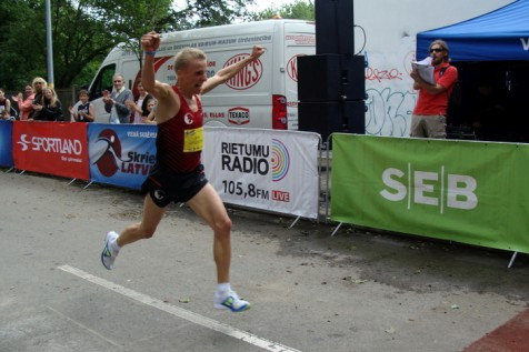 Girgensons un lietuviete Vaidžulīte uzvar Liepājas pusmaratonā