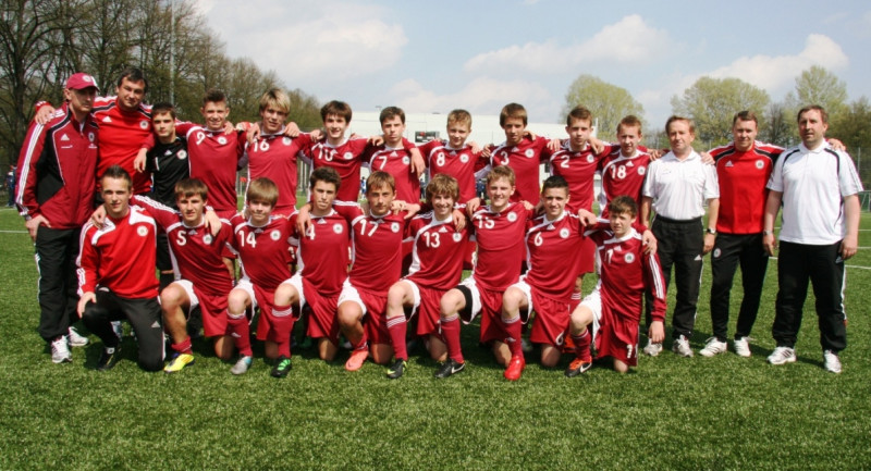 Latvijas U-16 futbolisti piekāpjas Turcijai