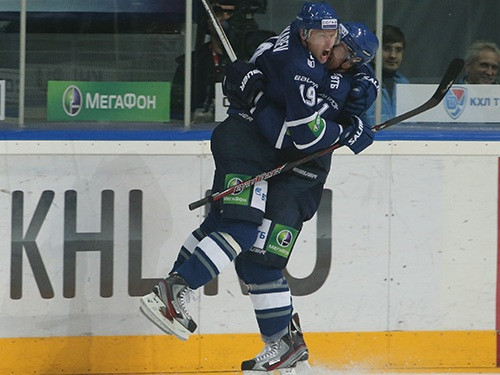 Jaunā KHL sezona atklāta ar Znaroka "Dynamo" uzvaru bullīšos