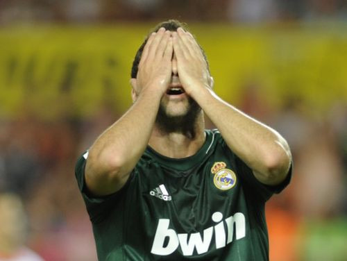 Madrides "Real" zaudē arī Seviljā, "Barcelona" jau +8