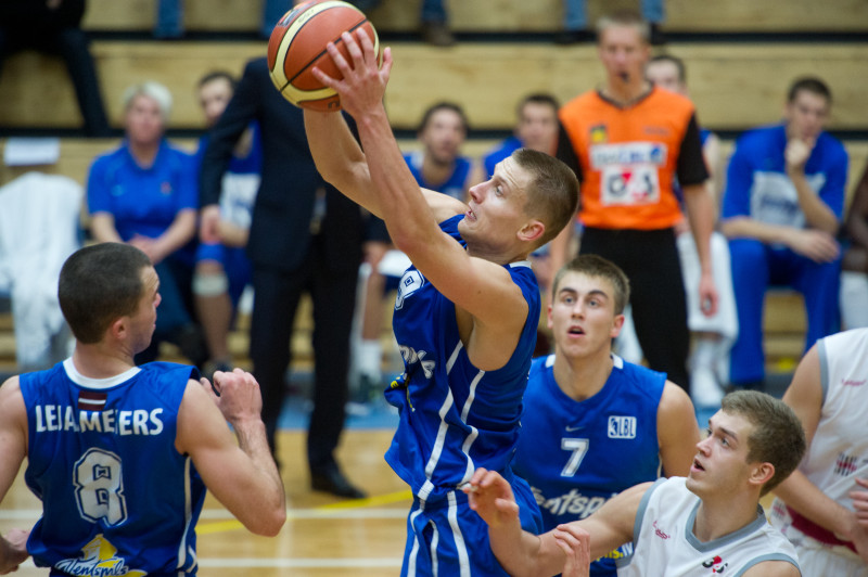 Baltijas līgā basketbola spēle ar šova elementiem