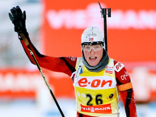 Norvēģijai uzvara arī dāmu stafetē, Bergere krāj zeltus