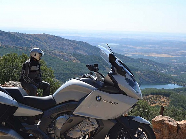 Bridgestone jaunās Exedra Max motociklu riepas – maksimāls komforts tāliem braucieniem