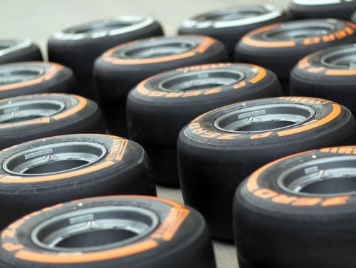 "Pirelli" vietā F1 varētu ienākt riepu ražotāji "Hankook"