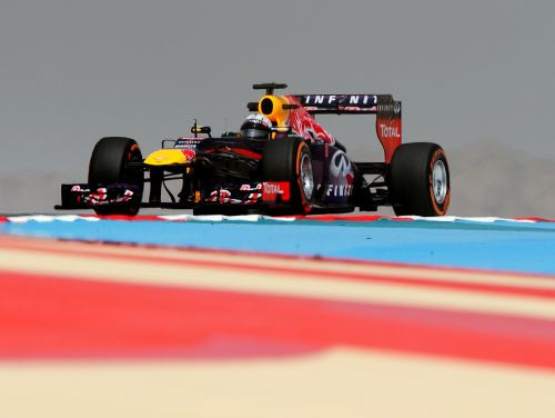 "Pirelli" neveiks radikālas izmaiņas F1 riepām