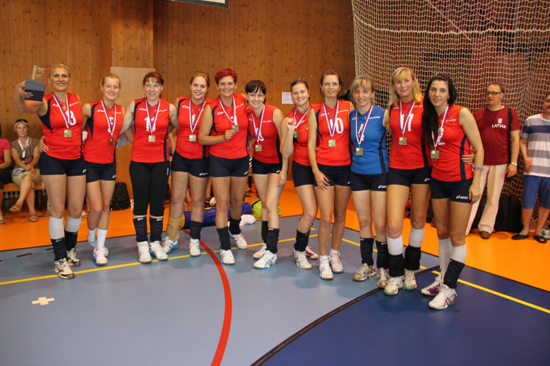 Latvijas delegācija ar medaļām atgriežas no Eiropas strādājošo vasaras sporta spēlēm