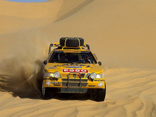 "Peugeot" atgriezīsies Dakaras rallijā, komandā startēs Petransels un Lēbs