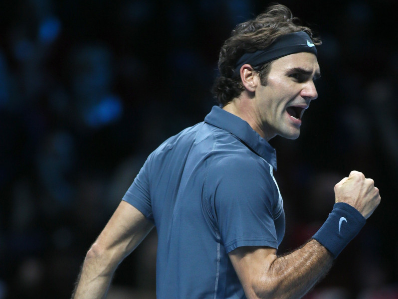 Federers atspēlējas un nodrošina pusfinālu pret Nadalu