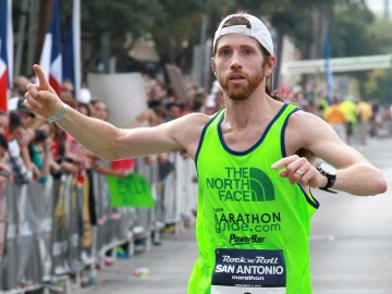 Amerikānis noskrien divus maratonus dienā
