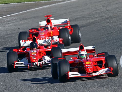 Komandas daļēji atbalsta ideju par trīs mašīnu izmantošanu Formulā 1