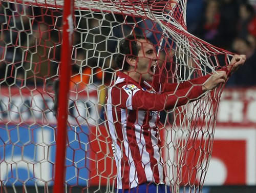 "Atletico" uzvar baskus un sper soli pretī Madrides grandu pusfinālam