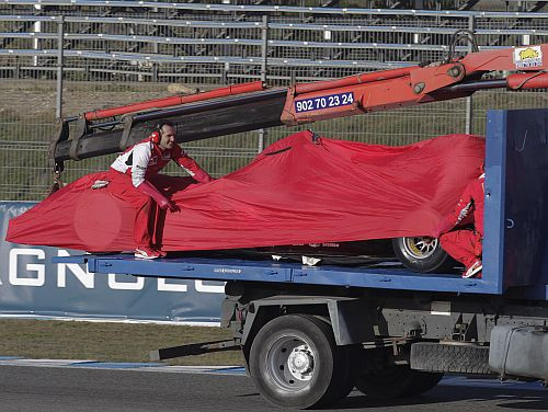 Šodien kļūs zināms, vai F1 komandām ir pamats panikai