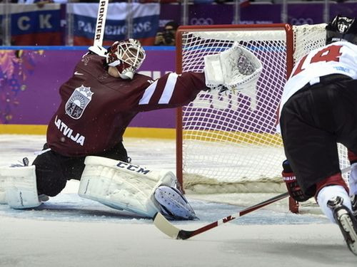 Latvija un 15 hokeja elites izlases satiksies cīņā Minskā