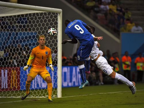 Futbola klasikā Balotelli nodrošina Itālijai uzvaru pār Angliju