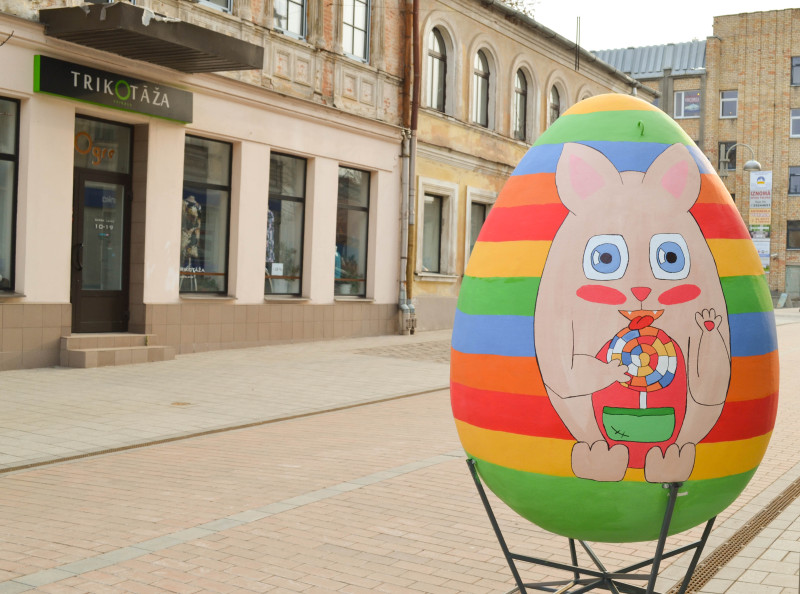 Daugavpilī Rīgas ielā tapusi Lieldienu olu galerija