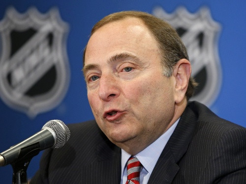 NHL pagarinājumā spēlēs trīs pret trim, valde atbalsta līgas paplašināšanas procesu