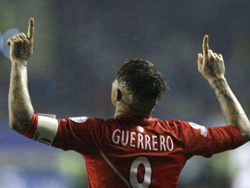 Gerero "hat-trick" ieved Peru "Copa America" pusfinālā