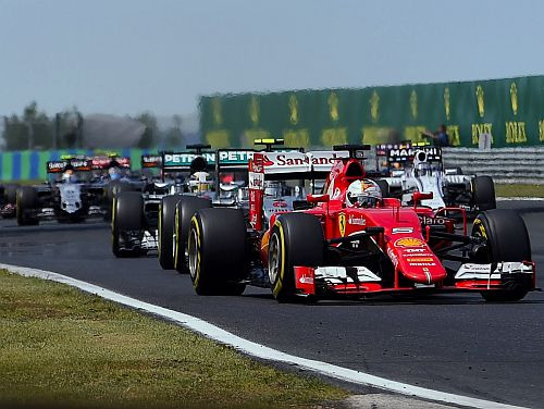 Fetels uzvar intriģējošā F1 sacīkstē Ungārijā