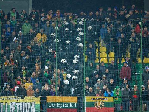 UEFA soda Lietuvu un Angliju par fanu sarīkotām nekārtībām Viļņā