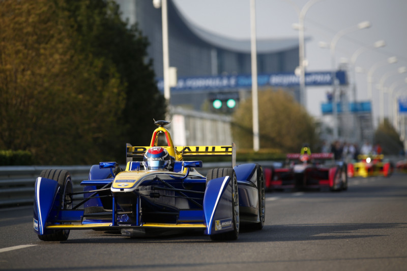 Formula E sezona startē ar Buemī uzvaru kvalifikācijā