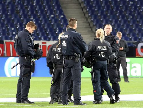 UEFA nepārcels nākamās nedēļas Čempionu līgas un Eiropas līgas spēles