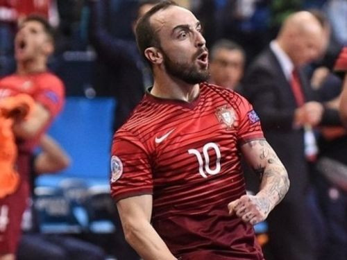 Iespaidīgs vārtu guvums telpu futbolista Rikardinju izpildījumā