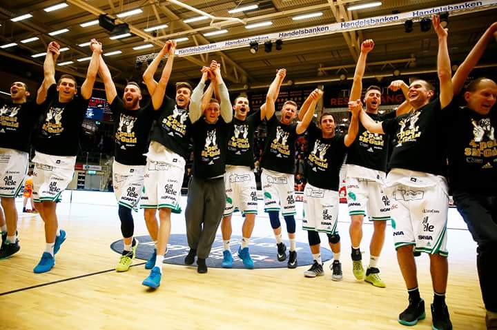 Dāvis Lejasmeiers un "Kings" triumfē Zviedrijas čempionātā