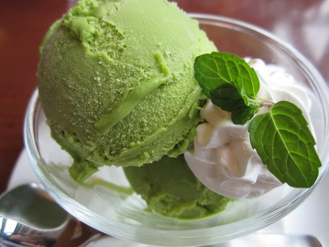 Saldējums no zaļajiem zirnīšiem. Tiešām garšīgi!