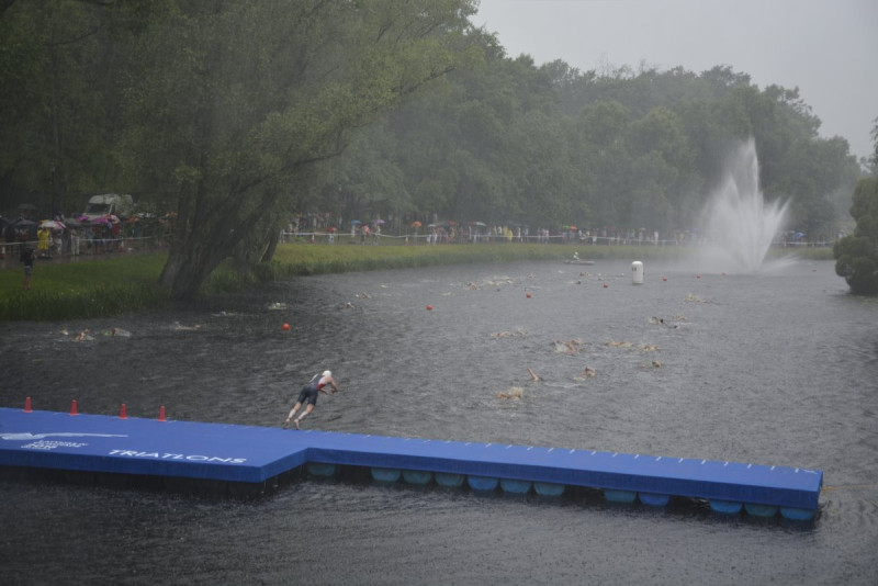 A.Sprukts un D.Leitāne uzvar triatlonā Latvijas Olimpiādē