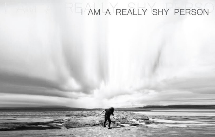 Jūlija beigās Cīravā brīvdabas pirmizrāde K. Brīniņas dokumentālajai dejas izrādei "I AM A REALLY SHY PERSON"
