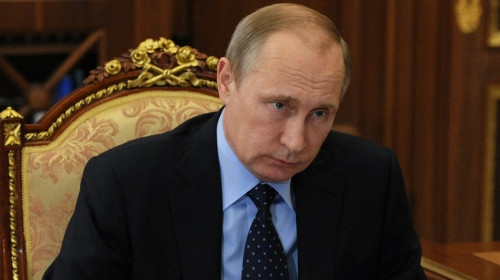 Putins apšauba ziņojuma ticamību, taču atstādina Mutko vietnieku