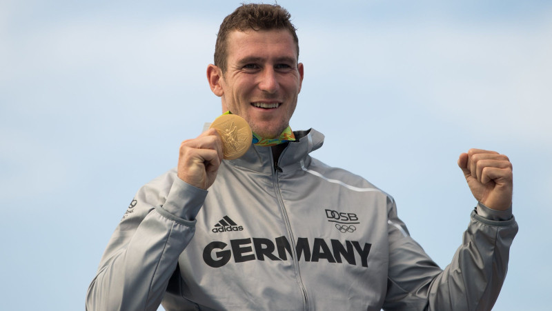 Kanoe zelts Vācijai, smaiļošanā olimpisko rekordu uzstāda Jaunzēlande